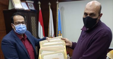 وكيل تعليم الغربية يكرم فريق التوجيه والإرشاد المهنى