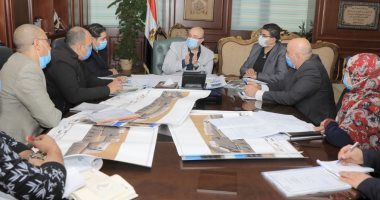 محافظ بنى سويف يدرس إقامة مجمع غذائى ومحطة فرز وتجفيف للحاصلات الزراعية