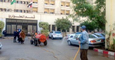 تطهير وتعقيم مستشفى المنصورة الدولى ووسائل النقل الجماعى بموقف سندوب.. صور