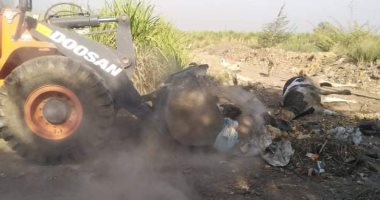 رئيس مدينة أرمنت يستجيب لشكوى مواطن من مخلفات وحيوانات نافقة بأرمنت الحيط
