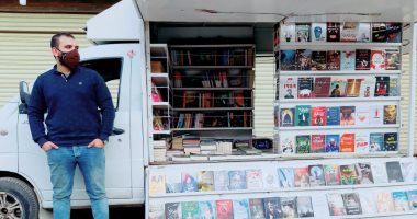 أحمد عمل مكتبة متنقلة فى طنطا لنشر الثقافة وحلمه تغطية محافظات مصر