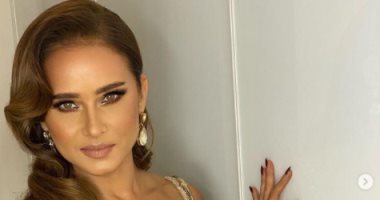 نيللى كريم فى ديكور مستشفى بسبب "ضد الكسر"