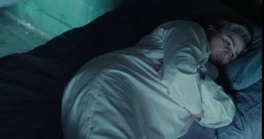 إلهام شاهين تروج لفيلمها "حظر تجول" قبل طرحه: "باقى من الزمن يومين"
