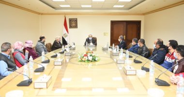 وزير الإنتاج الحربى يلتقى متدربى برنامج الألياف الضوئية بالعربية للتصنيع