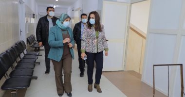 محافظ دمياط تتفقد مستشفى الحميات وعزبة البرج ومخزن الأدوية.. صور