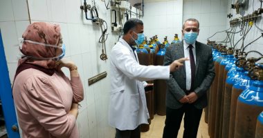 وكيل صحة الدقهلية يطمئن على اسطوانات الأكسجين بمستشفى حجر تمى الأمديد