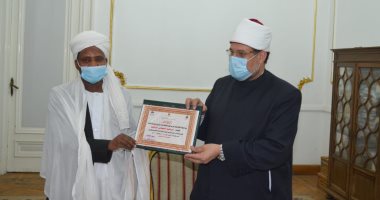 مختار جمعة يكرم الأئمة السودانيين المتدربين بأكاديمية الأوقاف.. صور