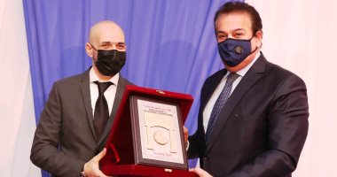 دندراوى الهوارى يكتب: وزير التعليم العالى يفتتح مبنى ضخما للعزل ومكافحة كورونا تابع لمستشفى سعاد كفافى.. وخالد الطوخى يؤكد على سر خلطة المسئولية الوطنية فى الأزمات