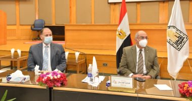 محافظ أسيوط يشدد على الالتزام بالإجراءات الاحترازية بالجامعة
