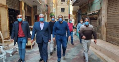 محافظ الشرقية يتفقد شوارع بلبيس لمتابعة رصف شوارعها بالإنترلوك