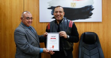 سجل تاريخي مصور.. اليوم السابع يكرم مصور مجلس النواب خالد مشعل علي جهوده في تغطية البرلمان