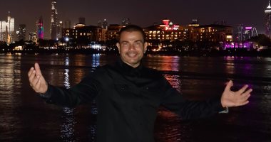 عمرو دياب يهنئ جمهوره: وداعًا لعام 2020 وحظا سعيدا للجميع فى 2021