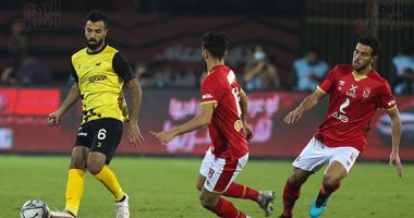 كوالس غرفة الملابس.. مهاجم الأهلي يعترف بالانتقال للأحمر فى التوقيت الخطأ