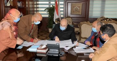 محافظ بنى سويف يبحث إمكانية نقل الضغط العالى من منطقة الـ 40 فدان