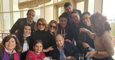 النجوم يحتفلون بتكريمه.. آخر ظهور للراحل وحيد حامد قبل دخوله المستشفى.. صور