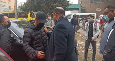 حازم إمام يتلقى عزاء والدته بالمقابر.. فيديو