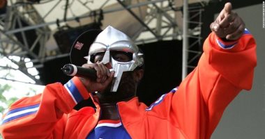 وفاة مغنى الراب ومنتج الأسطوانات MF DOOM عن عمر يناهز 49 عاما