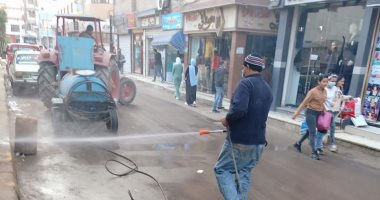 رش وتطهير الشوارع والمنشآت والمصالح والمساجد والكنائس بالبحيرة.. صور