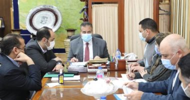 محافظ المنوفية يتابع موقف الأكسجين الطبى ويشيد بالدور الوطنى للأطقم الطبية