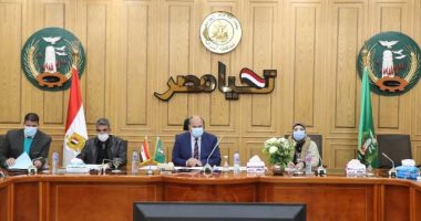 سكرتير عام المنوفية يناقش خطة رصف الطرق ومعوقات التنفيذ