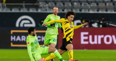 بوروسيا دورتموند يحسم لقاء فولفسبورج بثنائية فى الدوري الألماني.. فيديو