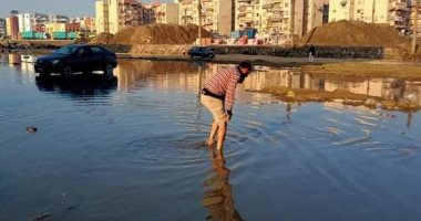 كسر خط مياه شرب عمومى بمنطقة الرحاب بحى الضواحى بورسعيد.. ورئيس الحى يتدخل (صور)