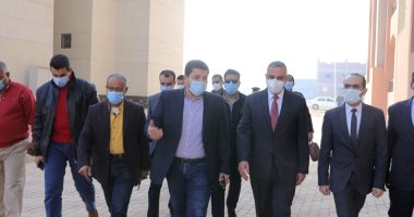 تقدر بـ1.3 مليار جنيه.. محافظ سوهاج يتفقد مشروعات بمدينة أخميم الجديدة.. صور