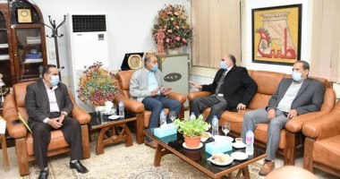رئيس جامعة الأقصر يتابع مشروعات الكليات الجديدة فى مدينة طيبة  