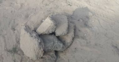 قارئ يطالب برصف طرق فى قرية بنى عديات بأسيوط.. والمحافظة ترد