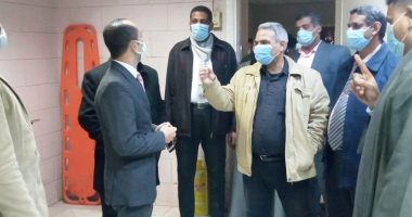 نائب محافظ سوهاج يتفقد مستشفى البلينا للتأكد من توافر المستلزمات الطبية.. صور