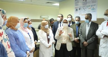 الأطقم الطبية لوزيرة الصحة: الشائعات لن تنال من عزيمتنا.. وسنظل صامدين.. صور