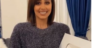 رنا سماحة تحصل على درع يوتيوب الفضي: أحلى بداية لـ2021 .. فيديو