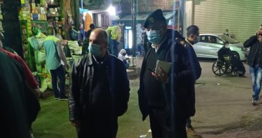 حى الأزبكية يحرر 50 محضر غرامة عدم ارتداء الكمامة خلال حملة اليوم.. صور