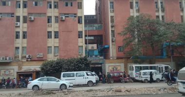 بلطجة سائق توك توك طعن أمين شرطة فى بنها للهروب من المخالفة.. فيديو لايف