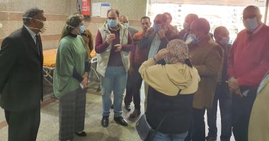 رئيس مدينة سفاجا تتفقد المستشفى المركزى وتتابع الإجراءات الاحترازية.. صور