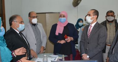نائب محافظ سوهاج يتفقد إدارة خدمة المواطنين بمديرية التضامن الاجتماعى