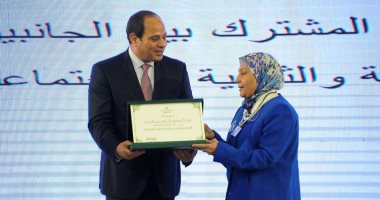 الدكتورة فرحة الشناوى .. صاحبة أعلى وسام فرنسى تحمل لواء العلماء بالبرلمان