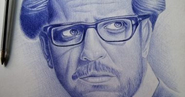 بالقلم الجاف.. "أيمن" يرسم صور المشاهير و البداية مع بطل ما وراء الطبيعة 