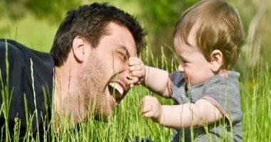 لملايين الأسر.. حق "الإباتة" للصغار بديلا عن الرؤية والاستضافة.. المقترح يطفو على السطح باعتبار أن لفظ "الاستضافة" يسبب ضرر نفسى للصغير لكونه صاحب بيت وليس ضيفا.. وخبير يوضح كيفية تنفيذ إقامة الدعوى
