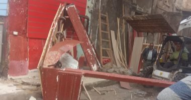 إزالة التعديات وإشغالات المحال التجارية والعقارات بنطاق حى غرب المنصورة