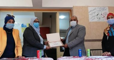 محافظة أسوان توزع درجات بخارية على ذوى الإعاقة.. صور