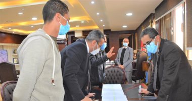محافظ الغربية يناقش أعمال التطوير بشارع الإسكندرية وميدان المحطة