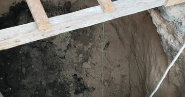 البحث عن عاملين انهار عليهما بئرا بمنطقة حاجر الدهسة فى قنا.. صور