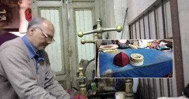 بقايا من الزمن الجميل.. محل العم أشرف أقدم مكان فى قنا يصنع "الطرابيش".. يفتح أبوابه من الأربعينيات ويتردد عليه أئمة الأزهر وقراء القرآن.. وعبد الباسط عبد الصمد وسلمان الحلفاوى أشهر زبائنه.. صور