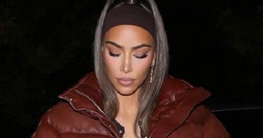 اعرفى إزاى تلبسى الـ Puffer Jacket على طريقة كيم كارداشيان