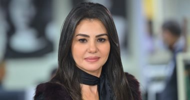 رواد السوشيال ميديا يحتفون بالفنانة دينا فؤاد بعد تصدرها الترند الأول فى مصر