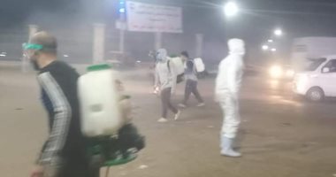 أهالى قرية الجلاتمة بالجيزة يعقمون الشوارع للوقاية من كورونا.. صور