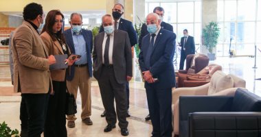 رئيس العربية للتصنيع ومحافظ دمياط يبحثان خطة تجهيز الحى الحكومى بالعاصمة الإدارية 