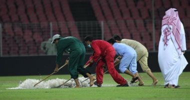 تأجيل انطلاق مباراة الاتحاد ضد ضمك بالدوري السعودي نصف ساعة بسبب الأمطار.. فيديو