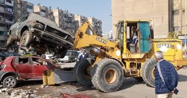حملات لرفع السيارات المتهالكة من الشوارع للحفاظ على الوجه الحضارى فى بورسعيد 